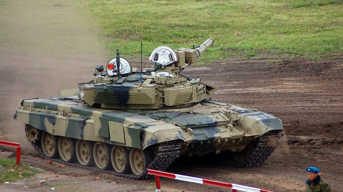 Ruský plukovník ukradl sedm tankových motorů a rozprodal  je